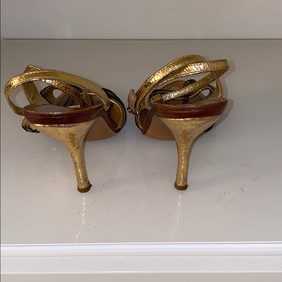 BCBGMAXAZRIA Gold Chain Detail Shoes. Size 9.5 - Picture 2 of 2